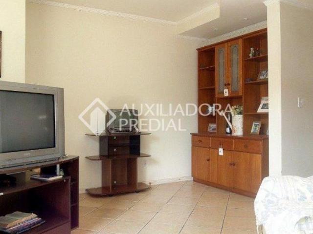Casa 3 dormitórios no bairro Partenon