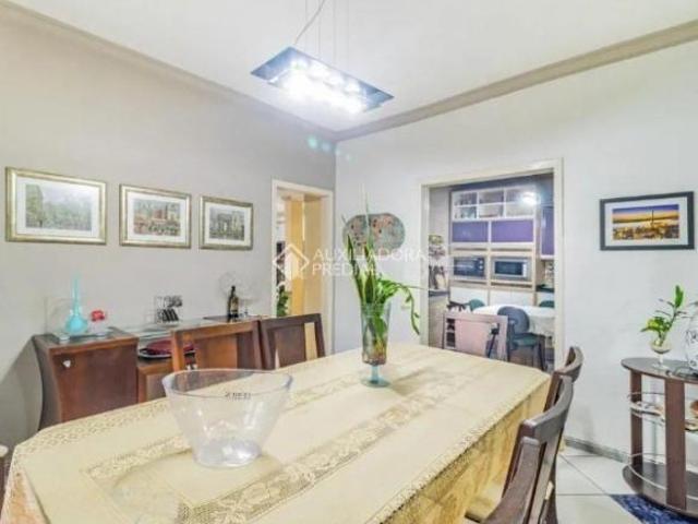 Casa, 3 dormitórios, suíte, lareira e piscina, centro Gravatai