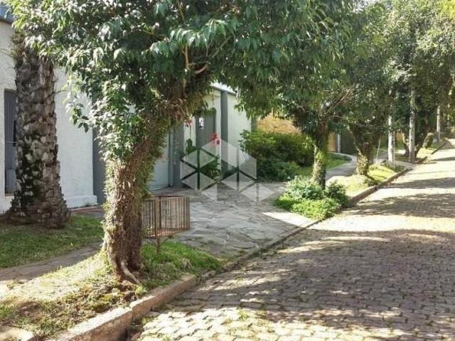 Casa 3 dormitórios, suíte máster com hidro, piscina e salão de festas no bairro Três Figueiras