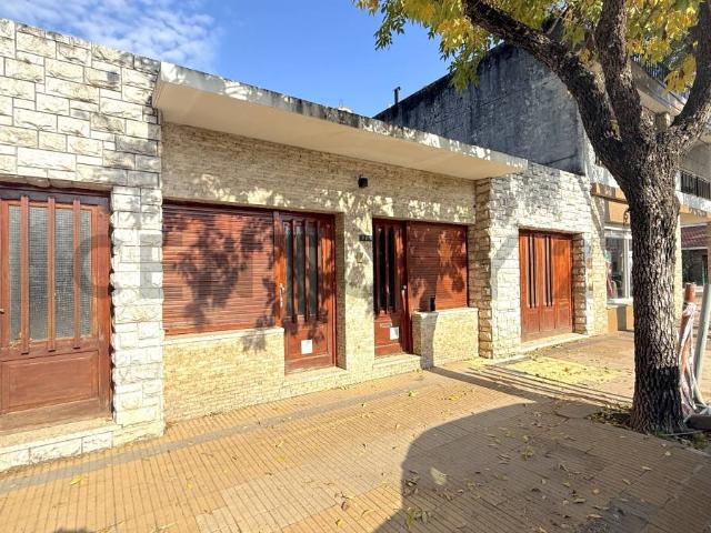 Casa 3 dormitorios. Potencial Comercial y Residencial. Centro Venado Tuerto
