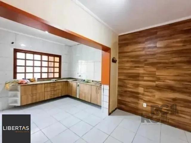 Casa 3 dormitórios para alugar Cavalhada Porto Alegre/RS