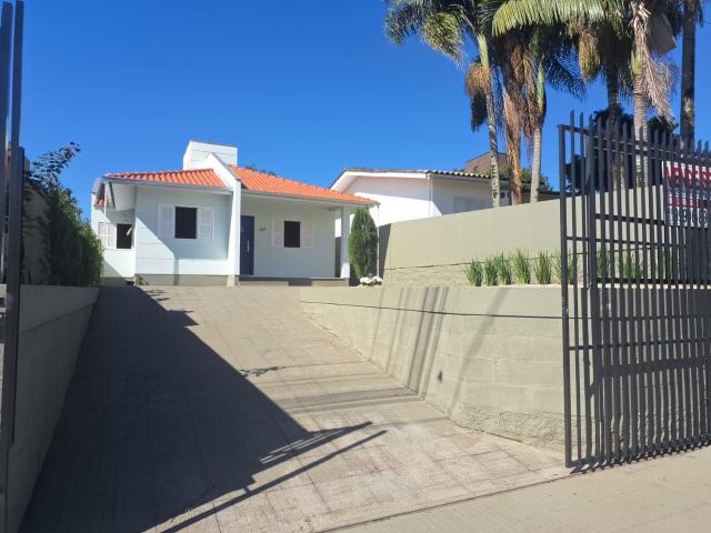 Casa 3 Dorms no Centro de Siderópolis