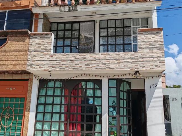 ?CASA 3 NIVELES ?