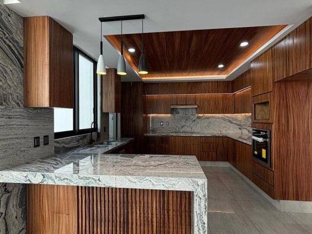 CASA 3 NIVELES EN LA CIMA | 3 RECÁMARAS + ROOF | COTO PRIVADO