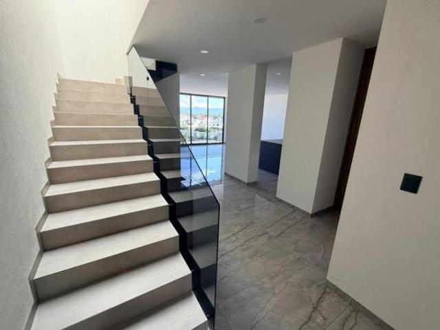 Casa 3 niveles Rio Altozano