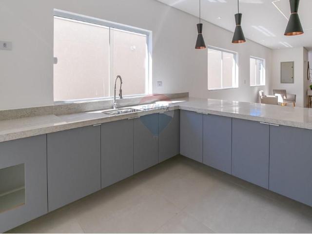 Casa 3 suítes para Alugar, 190m² por R$ 7.300,00/mês Vila Petrópolis Atibaia/SP