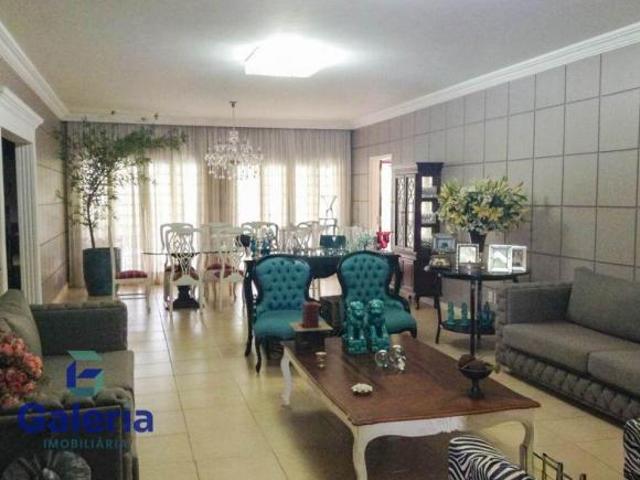 Casa 3 suítes 470m² à venda em Colina/SP