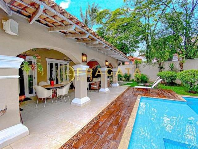 Casa, 3 suítes, 4 vagas de garagem, 318m² à venda Pacaembu São Paulo/SP