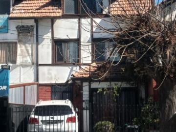 Casa 3 pisos, 4 dorm. 2 b. Ciudad Satélite