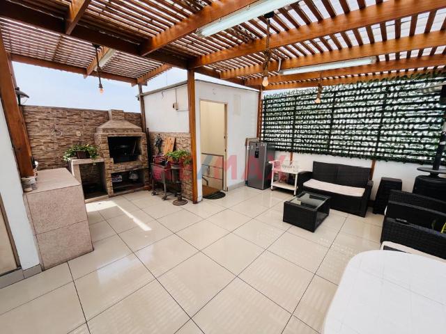 Casa 3 Pisos + Terraza