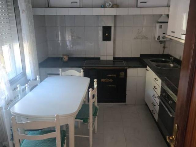 CASA 3 PLANTAS EN MONDARIZ