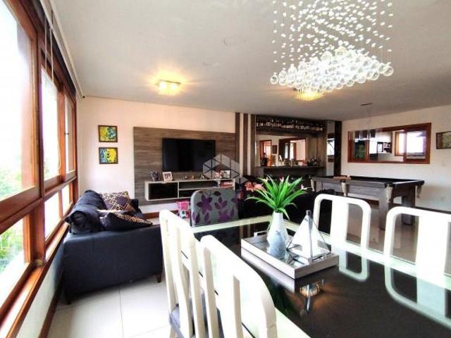 CASA 3 QUARTOS, 4 BANHEIROS, 3 VAGAS