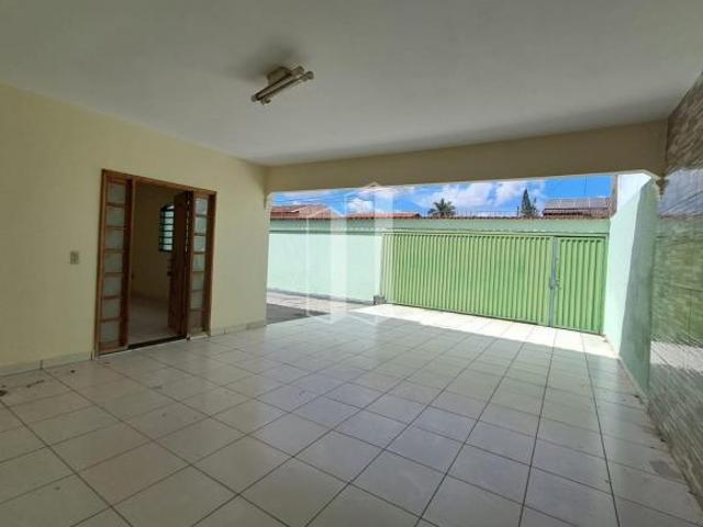 Casa 3 Quartos, 1 Suíte, sala 3 ambientes,banheiro social,cozinha espaçosa,c.