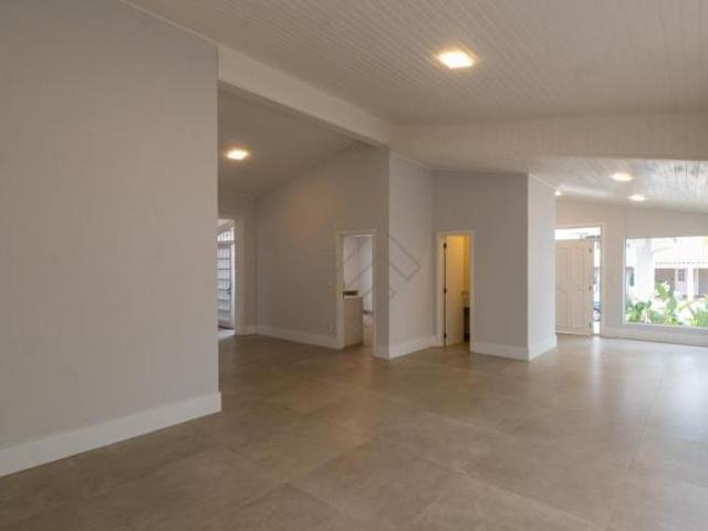 CASA 3 QUARTOS 2 SUÍTES TÉRREA REFORMADA NO GRAMADO CAMPINAS/SP