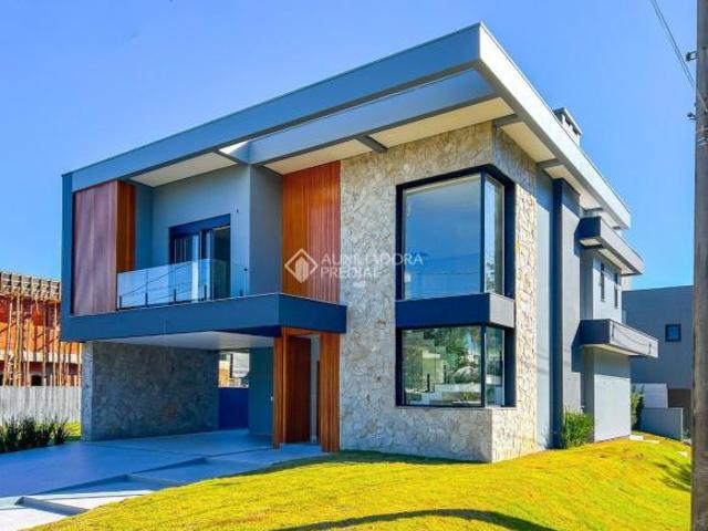 Casa 3 quartos a venda em Cachoeirinha no bairro Distrito Industrial com 242m²