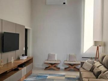 Casa 3 Quartos com 3 Suítes e 197m² Condomínio Esmeralda Residence II