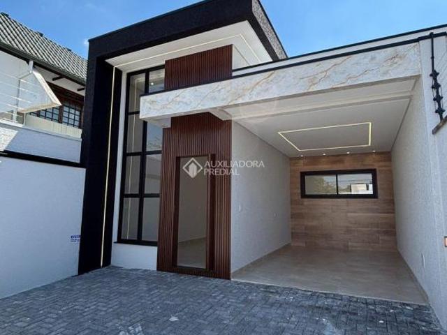 Casa 3 Quartos com Suíte e Churrasqueira no Centro de São José dos Pinhais 170m²