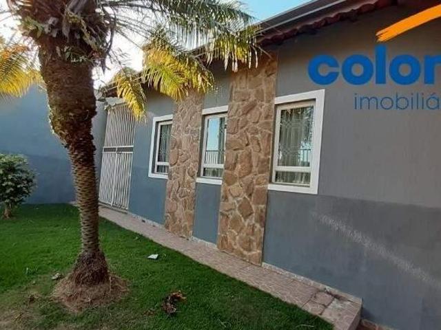 Casa 3 quartos com suíte, edícula, churrasqueira e 4 vagas