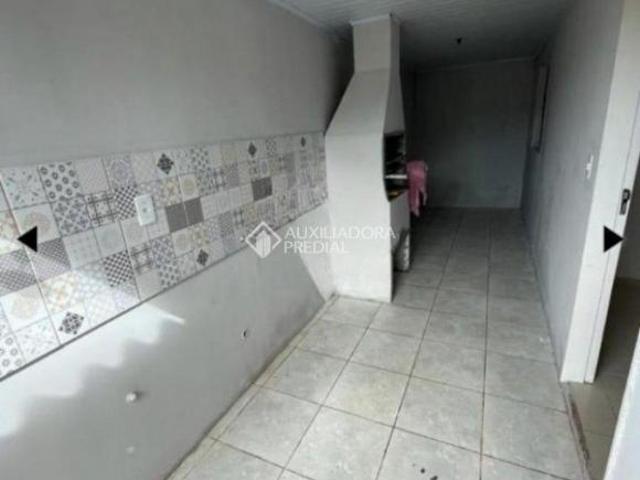 CASA 3 QUARTOS COM PISCINA, ÁRVORES FRUTÍFERAS E PRÓXIMA AO CENTRO
