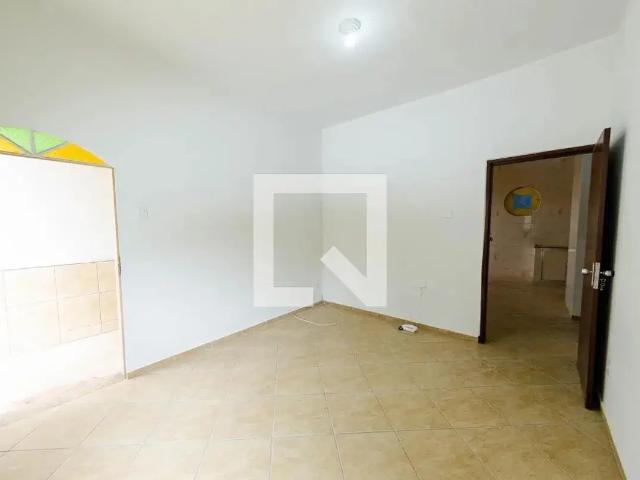 Casa 3 quartos, cozinha ampla, quintal, cozinha com armário, banheiro com box
