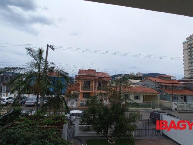Casa 3 Quartos Pagani 220m²