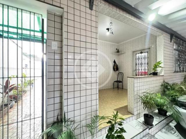 Casa 3 quartos sendo 1 suíte Edícula 1 quarto Bom Retiro Santos