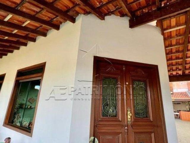 CASA 3 QUARTOS SENDO 1 SUITE PIEDADE