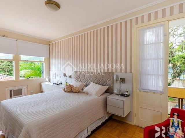 Casa 3 quartos, suíte, bairro jardim Lindoia