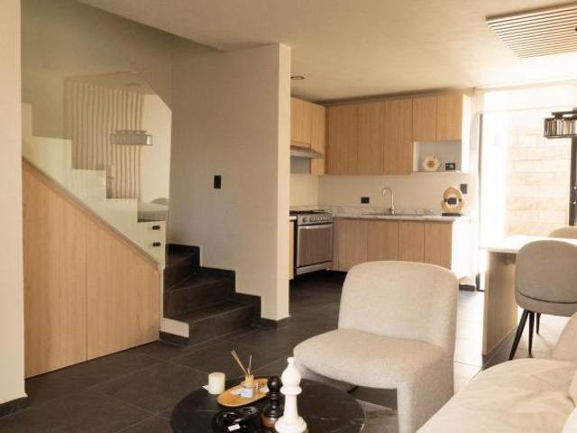 Casa 3 Recámaras con Terraza y Asador en Cuautlancingo, Cochera 2 Autos
