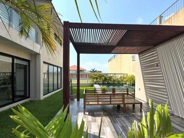 Casa 3 recámaras con alberca en Fraccionamiento Residencial Vista Bella