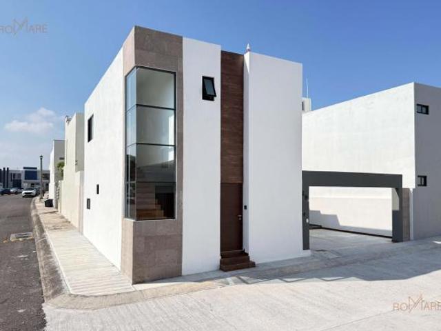 Casa 3 Recámaras con alberca | Lomas Residencial