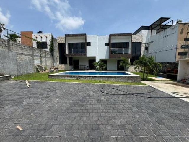CASA 3 RECAMARAS CON ALBERCA PEDREGAL DE LAS FUENTES