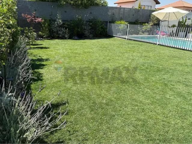 Casa 3d+4b, piscina y jardín, santa elena colina | 3 dormitorios por 10400.00 en Colina