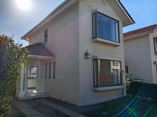 Casa 3d + 2b, Condominio Cerrado Altué, Malloco, Peñaflor
