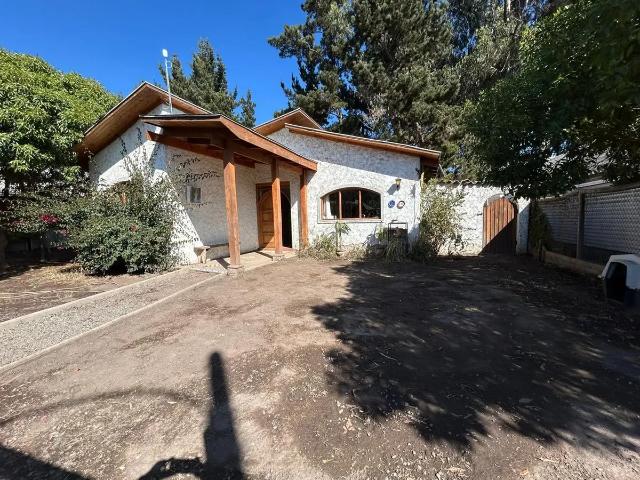 Casa 3dormitorios, 2baños +estacionamiento, En Punta Puyai