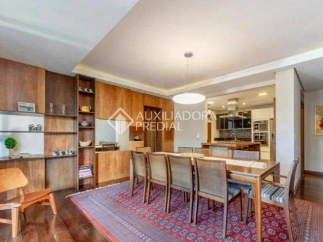 Casa 450m² na Vila Assunção com 4 suítes e 3 vagas