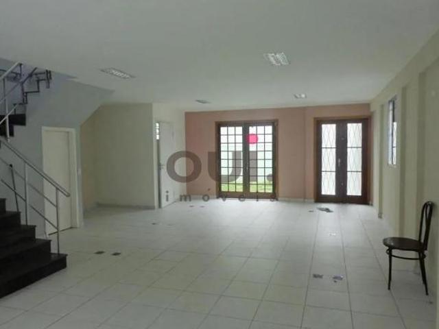Casa, 400m² de terreno e 200m² de area construida venda por R$ 2.950.000 ou aluguel por R$ 20.000/
