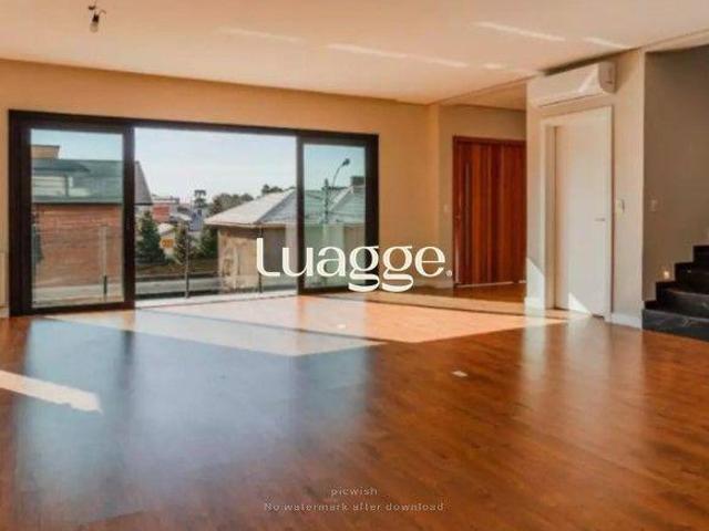 Casa 423 m², 4 suítes no Elegante Condomínio Saint Moritz, Mato Queimado Gramado