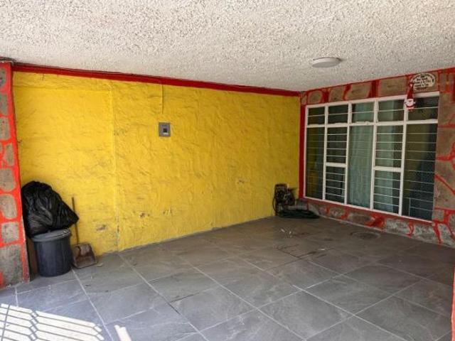 Casa $4380,000 Recamara con en PB, y 2 recámaras en PA excelente ubicacion Colonia Mariano Otero