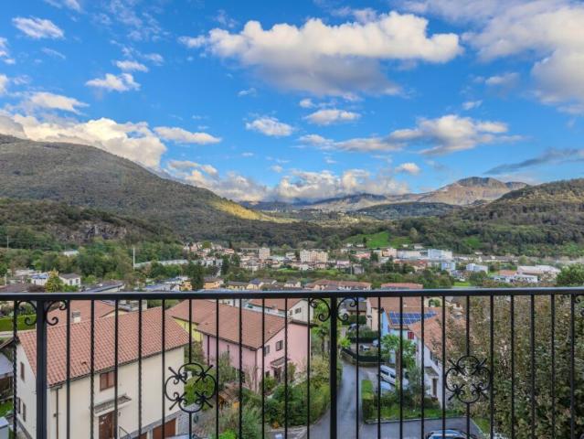 CASA 4.5 LOCALI CON MONOLOCALE ANNESSO E VISTA A TORRICELLA