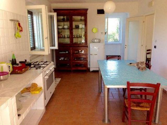 Casa 4 camere da letto, Canino Lazio DS103700923