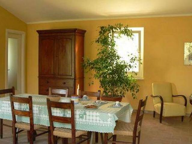Casa 4 camere da letto, Canino Lazio ES103700923