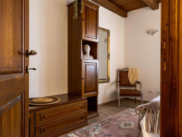Casa 4 camere da letto, Capitolo Capitolo 17030 ES104068397