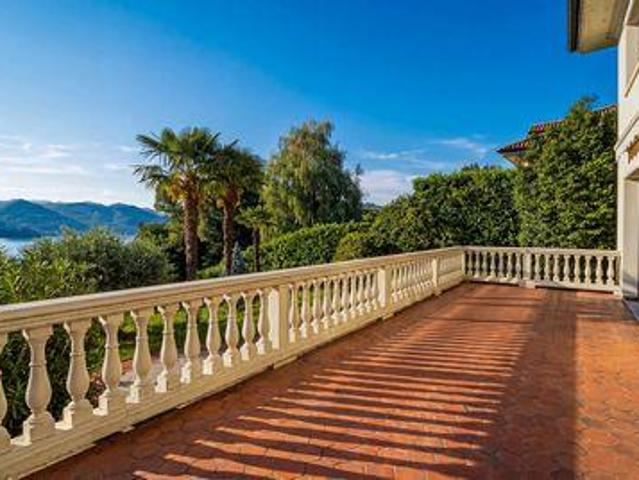 Casa 4 camere da letto, Stresa Verbano 28838 ES89632555