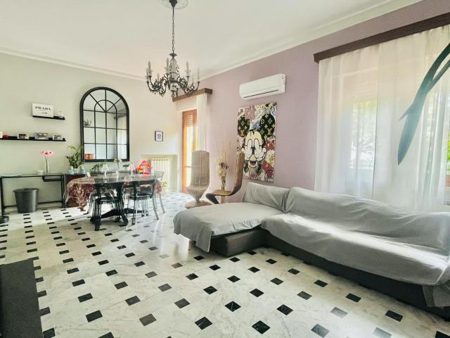 Casa 4 camere da letto, Viareggio Viareggio 55049 ELS77084261