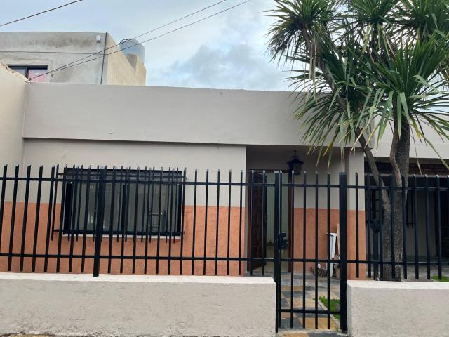 CASA 4 AMB. | HURLINGHAM/VILLA TESEI | A POCAS CUADRAS DE LA MUNICIPALIDAD