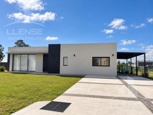 Casa 4 ambientes con pileta en alquiler Hudson Park