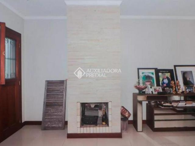 Casa 4 dorm bairro residencial