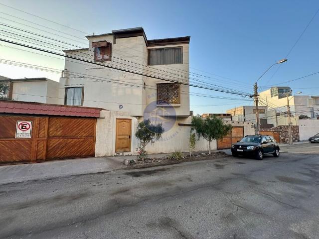 Casa 4 dorm en Venta, Parque Inglés