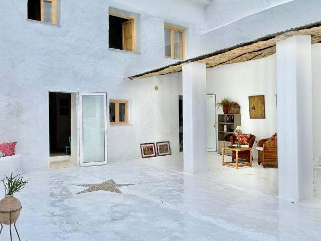 Casa 4 dormitorios 180 m2